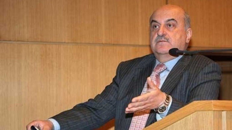 Τζανάκης: Ο κόσμος να έρθει στα σύγκαλά του – Πότε θα πέσουν κάτω από τα 3.000 τα κρούσματα