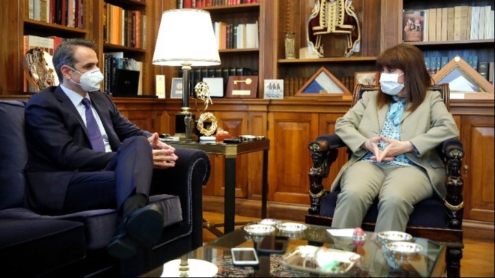 Συνάντηση Μητσοτάκη με Σακελλαροπούλου: Δεν πρέπει να υπάρξει εφησυχασμός – Το καλύτερο εμβόλιο είναι το γρηγορότερο