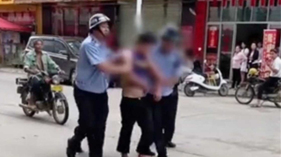 Τρόμος στην Κίνα: Άνδρας με μαχαίρι επιτέθηκε σε νηπιαγωγείο – 2 παιδιά νεκρά και 16 τραυματισμένα