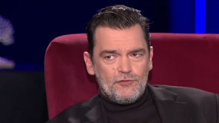 Κωνσταντίνος Καζάκος: Δεν πιστεύω στον Θεό – Τι είπε για το ενδεχόμενο να κάνει τρίτο γάμο – ΒΙΝΤΕΟ
