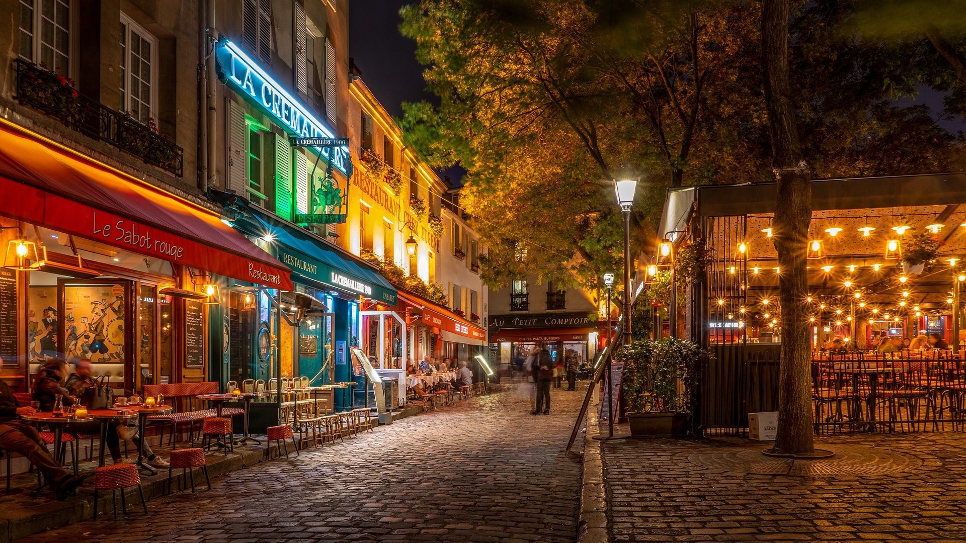 Γαλλία: Σταδιακή άρση μέτρων ανακοίνωσε ο Μακρόν – Πότε ανοίγουν καταστήματα, μπαρ, εστιατόρια και πολιτιστικοί χώροι
