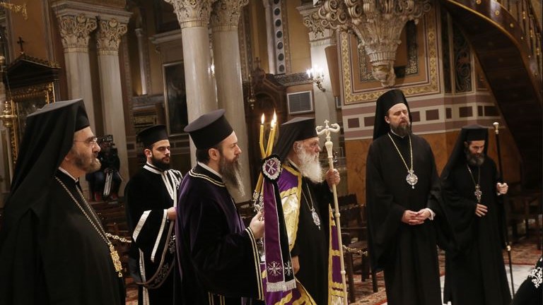 Μητρόπολη Αθηνών: Σε κλίμα κατάνυξης η Ακολουθία των Αγίων Παθών – ΦΩΤΟ