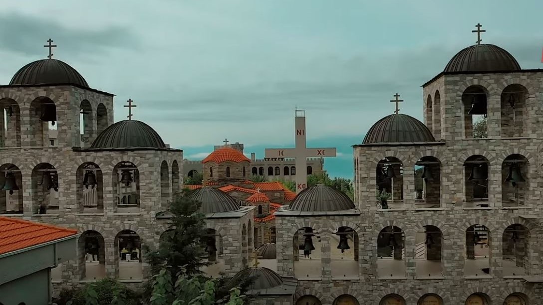 Το μεγαλύτερο καμπαναριό της Ελλάδας με τις 62 καμπάνες και τα 400 σήμαντρα – Ακούγεται στα 100 και πλέον χιλιόμετρα – ΒΙΝΤΕΟ