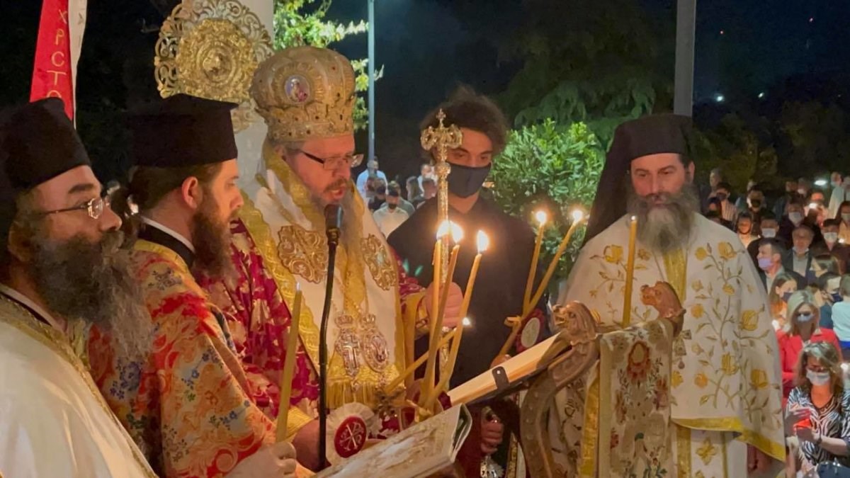 Δεν πήγε το Άγιο Φως στη Λάρισα – «Κεραυνοί» του μητροπολίτη Ιερώνυμου