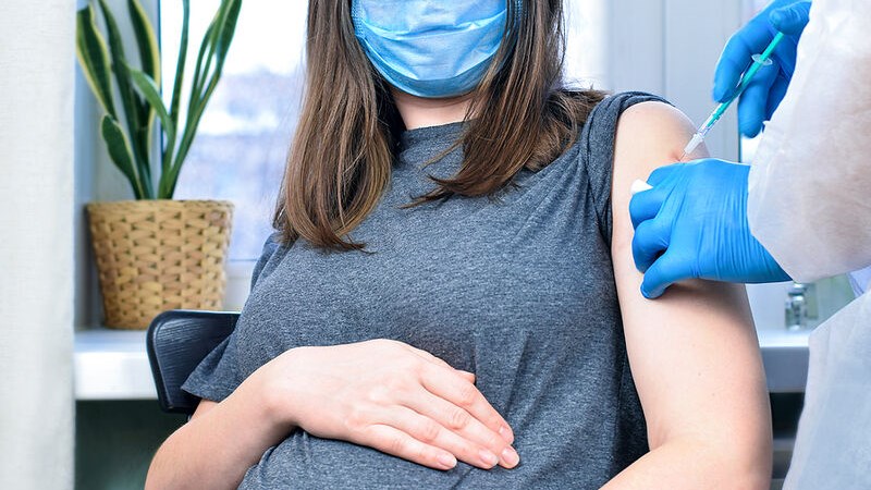 Κορονοϊός: Είναι ασφαλή τα εμβόλια για τις εγκύους; – Τι είπε ο Βασιλακόπουλος