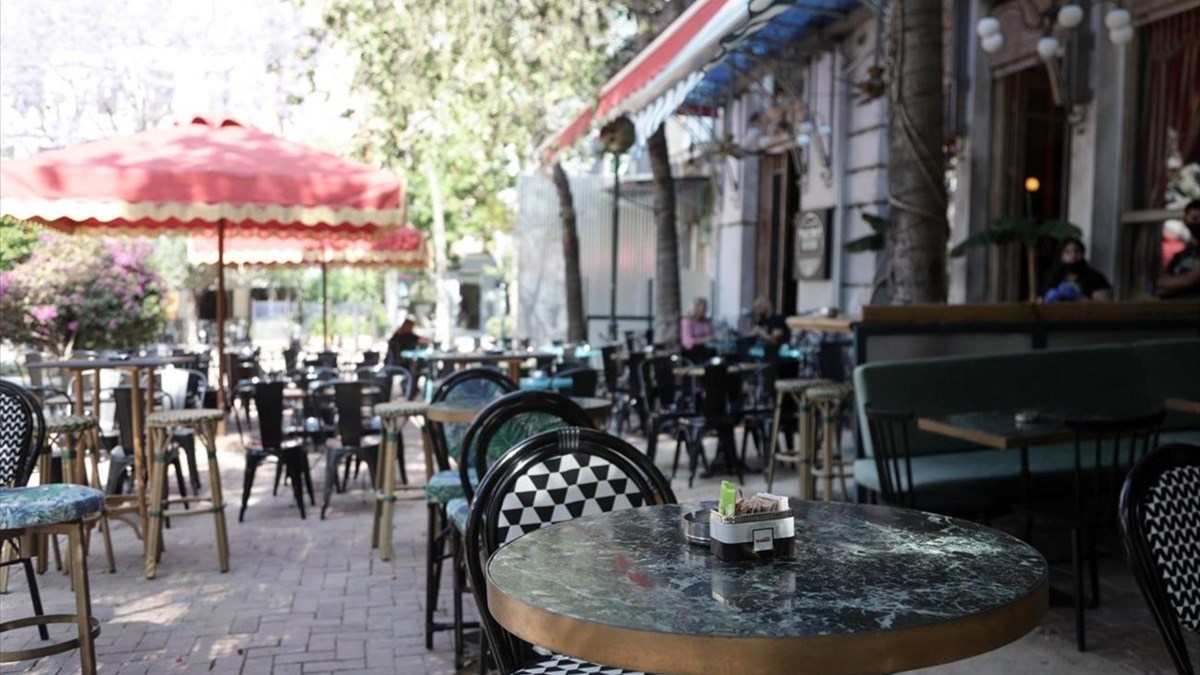 Εστίαση: Ανοίγει έπειτα από έξι μήνες – Αλλάζει το ωράριο απαγόρευσης κυκλοφορίας