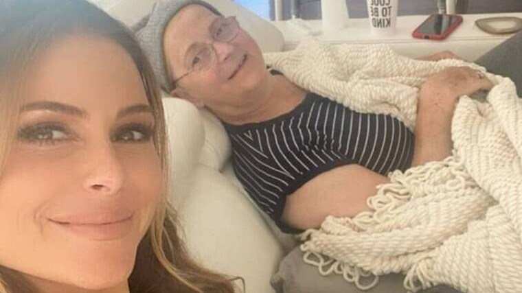 Δύσκολες ώρες για τη Μαρία Μενούνος: Έχασε από σπάνια μορφή καρκίνου τη μητέρα της – ΦΩΤΟ