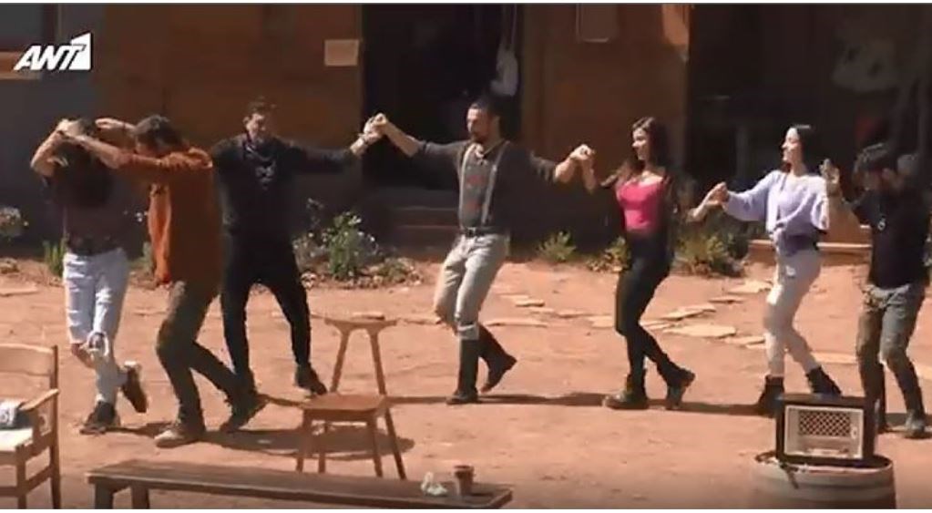 Φάρμα: Έτσι έκαναν Πάσχα οι παίκτες – Έστησαν σούβλες και τρικούβερτο γλέντι με τη Γωγώ Τσαμπά – ΒΙΝΤΕΟ