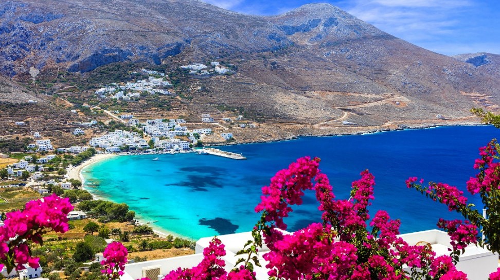 Sun: Εκτός “πράσινης λίστας” τα ελληνικά και ισπανικά νησιά – ΦΩΤΟ