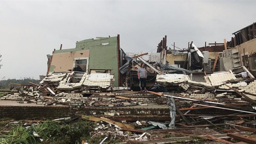 ΗΠΑ: Ανεμοστρόβιλος σάρωσε το Μισισίπι