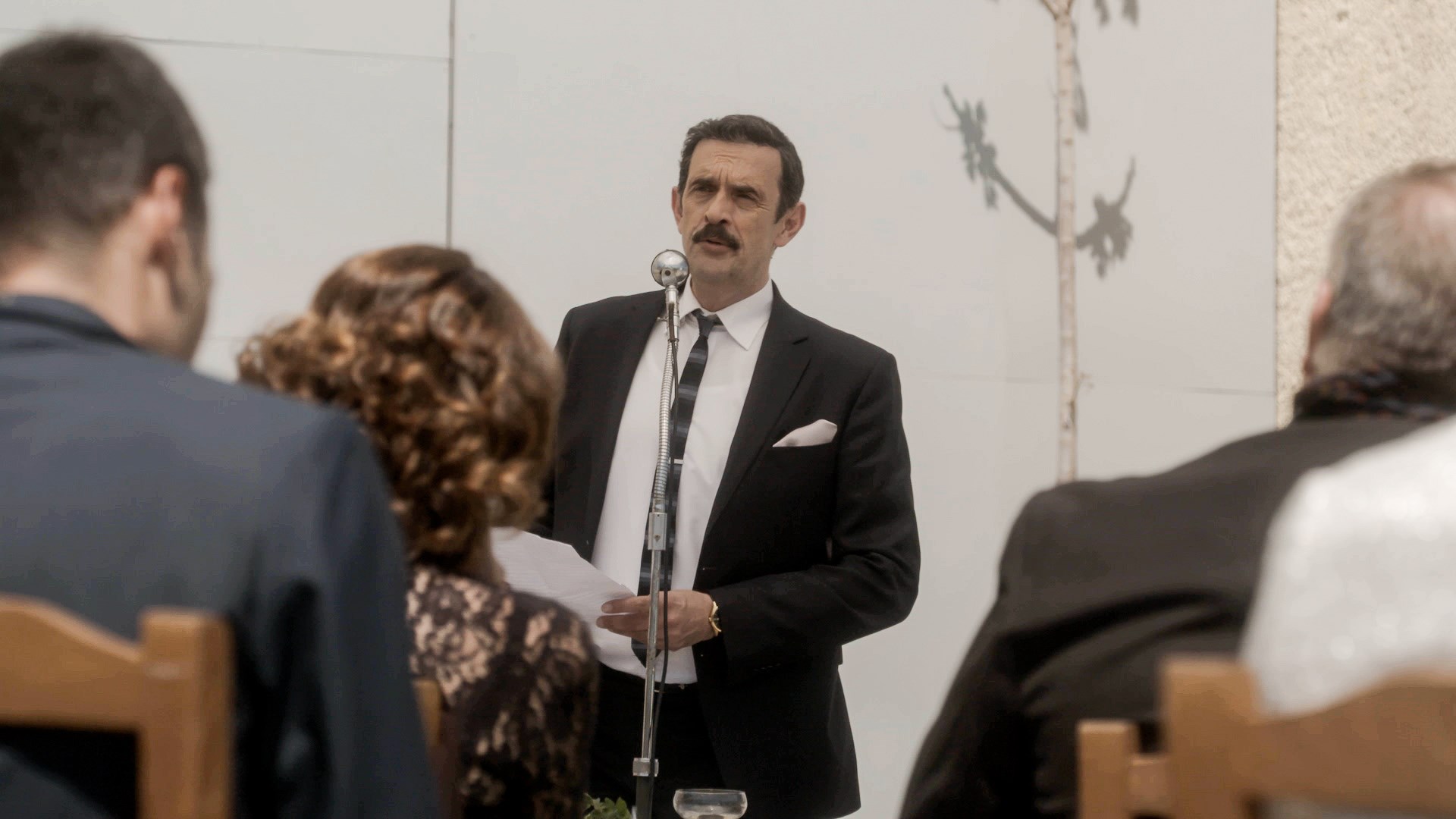 Άγριες Μέλισσες: Ο Μιλτιάδης αποφασίζει να χαλάσει τη σημαντικότερη στιγμή του Δούκα με τον πιο θεαματικό τρόπο