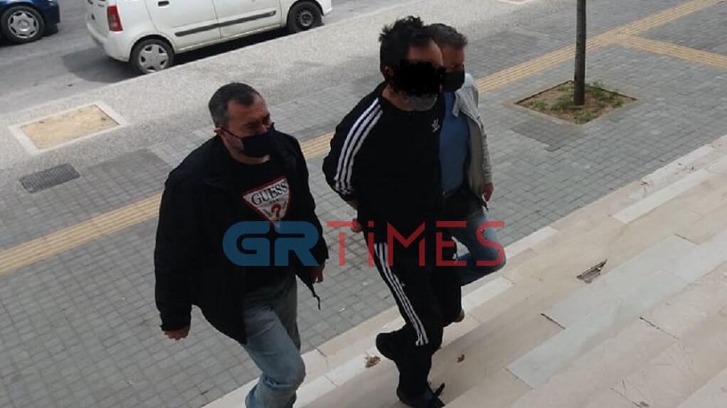 Θεσσαλονίκη: Αρνείται τον βιασμό της ανήλικης ο πατριός της – Τι είπε φτάνοντας στην ανακρίτρια