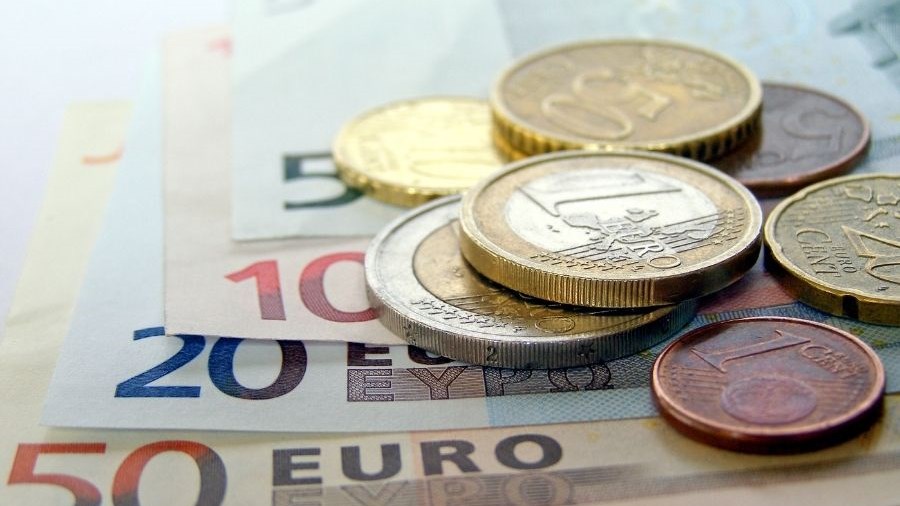 «Ζεστό χρήμα» έως 4.000 ευρώ για τις επιχειρήσεις: Οι δικαιούχοι – Πότε θα γίνουν οι πρώτες πληρωμές