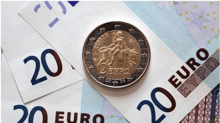 Σύνταξη: Αλλαγές στα πλασματικά έτη – Τι ισχύει για μισθωτούς και ελεύθερους επαγγελματίες