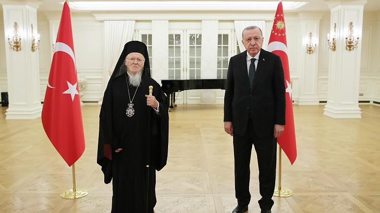 Τουρκία: Δείπνο ιφτάρ παρέθεσε ο Ερντογάν στον Πατριάρχη Βαρθολομαίο