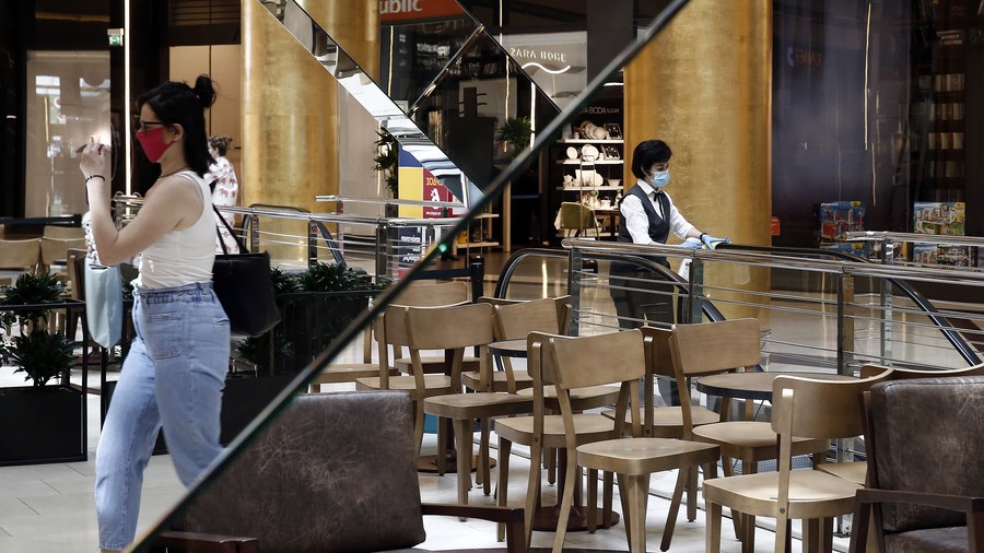 Άρση μέτρων: Στο “μικροσκόπιο” των ειδικών τα επόμενα βήματα – Τα σενάρια και οι κρίσιμες ημερομηνίες