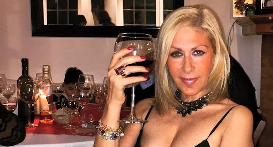 Survivor – Έφη Σαρρή: Όταν ο Τριαντάφυλλος μου ξύρισε τα πόδια – Είναι πολύ γλυκό παιδί – ΒΙΝΤΕΟ