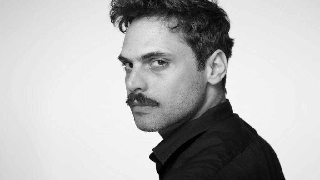 Παπαγεωργίου: Ο μαραθώνιος από τον “Αίαντα” του Πειραιώς 260, στο “Ξύπνα Βασίλη” και την “Σκοτεινή θάλασσα”