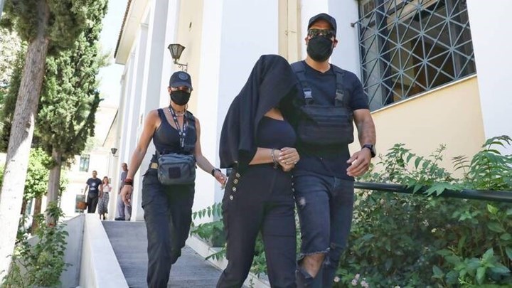 Επίθεση με βιτριόλι: Τι λέει ο συνήγορος της 36χρονης που θα δικαστεί για απόπειρα ανθρωποκτονίας