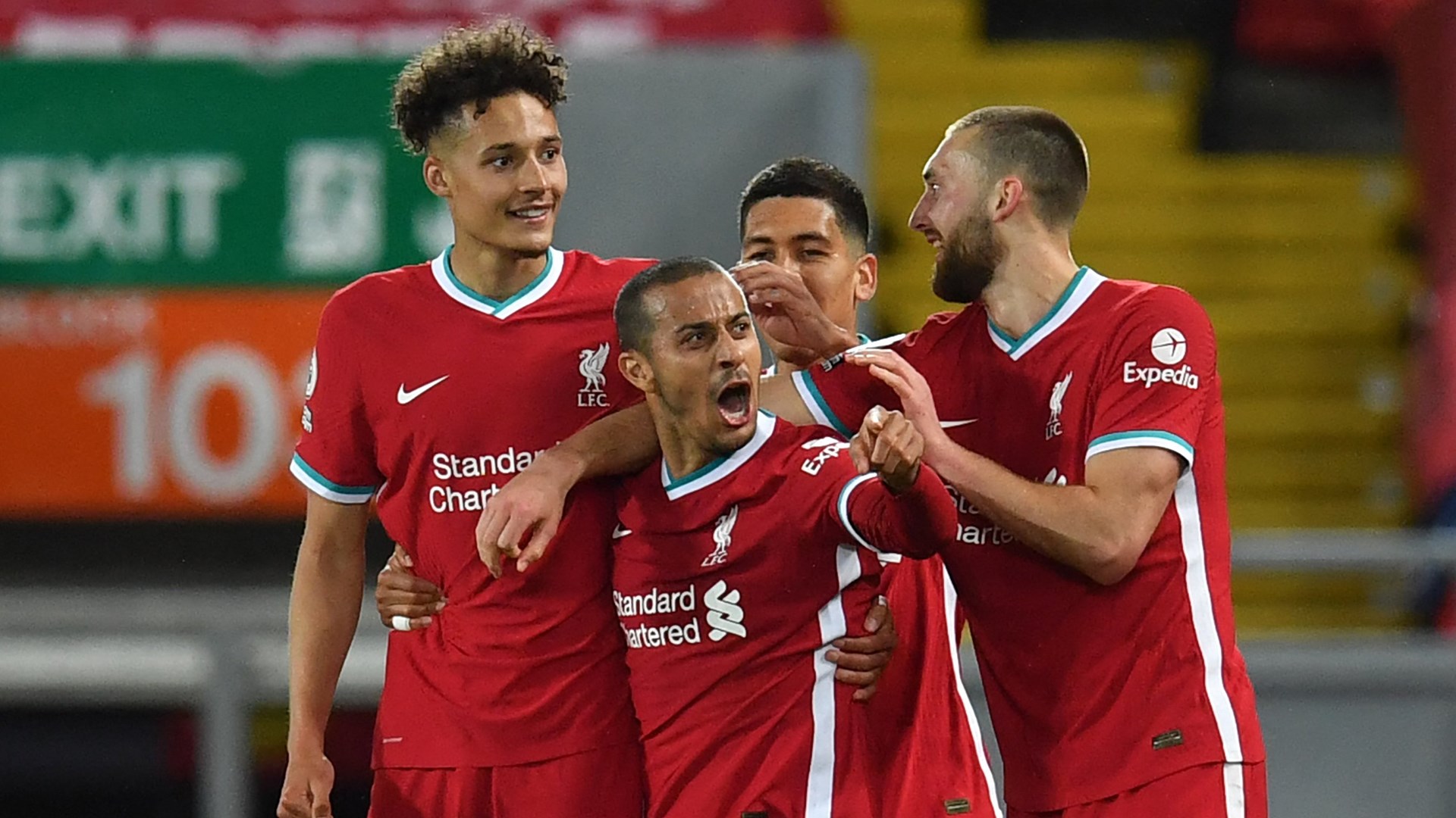 Premier League: «Ζωντανή» για την τετράδα η Λίβερπουλ – ΒΙΝΤΕΟ