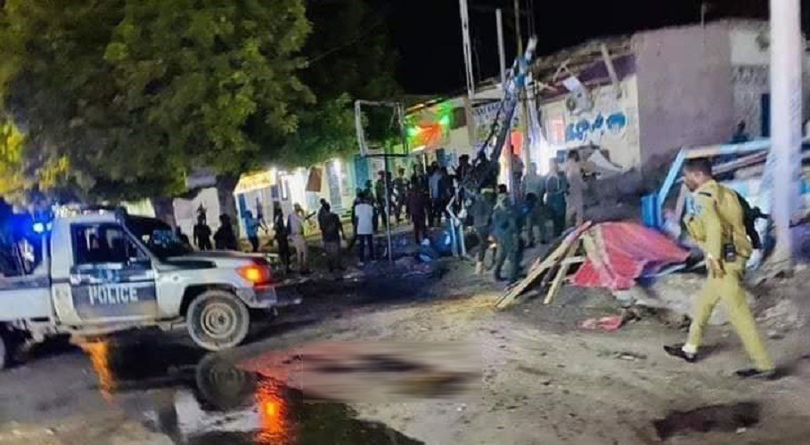 Βομβιστική επίθεση καμικάζι σε αστυνομικό τμήμα στη Σομαλία – Τουλάχιστον 6 νεκροί