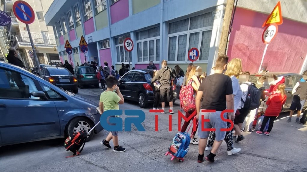 Σχολεία: Με self test και μάσκες η επιστροφή των μαθητών στα θρανία – ΦΩΤΟ