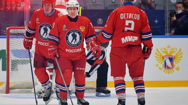 “Πολυβόλο” ο Πούτιν: Πέτυχε εννέα γκολ σε αγώνα χόκεϊ