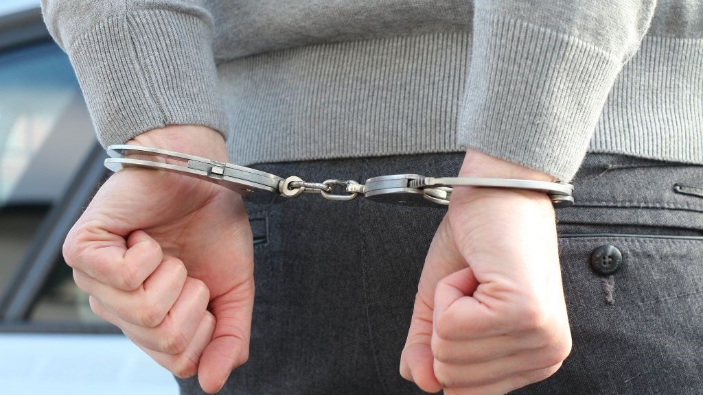 Λέσβος: Συνελήφθη ο φερόμενος ως δράστης της επίθεσης με μαχαίρι στην Καλλονή