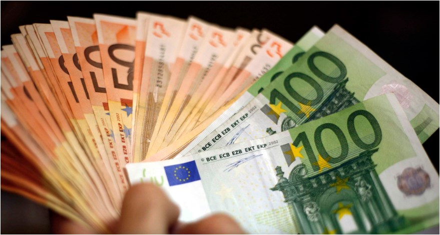 Επίδομα 534 ευρώ: Πληρώνονται σήμερα 472.899 δικαιούχοι – Ποιους αφορά