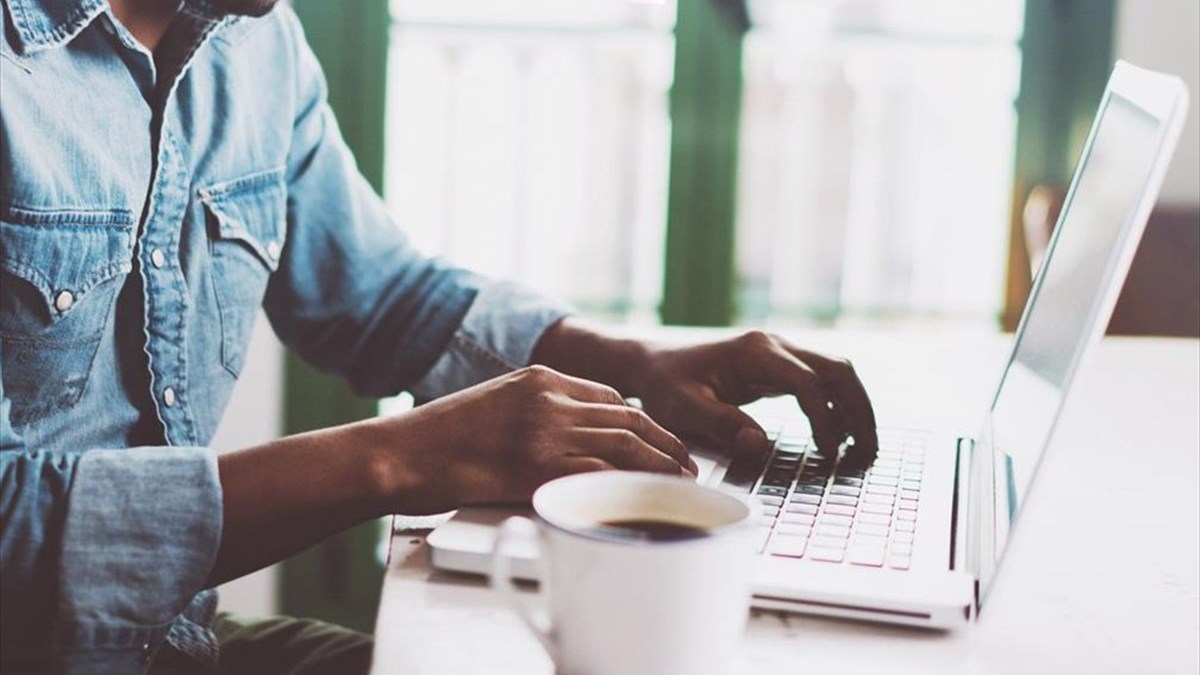 Εργασιακά: Η διευθέτηση του χρόνου εργασίας και η ανάγκη ρύθμισης του χρόνου ασφάλισης – Γράφει ο Δ. Μπούρλος