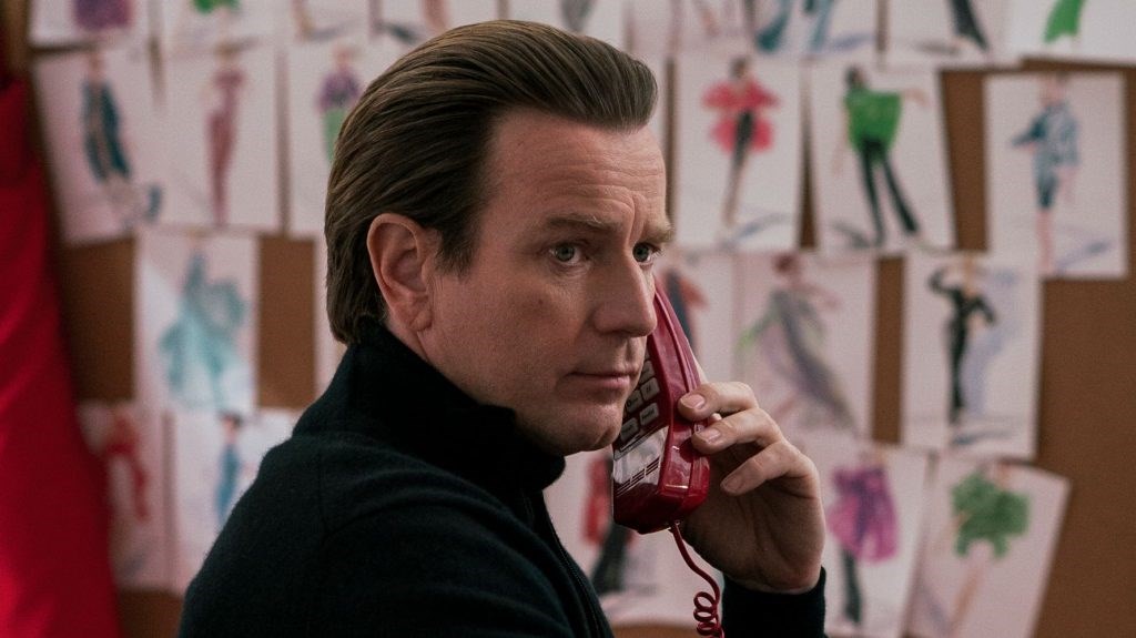 Ο Γιούαν ΜακΓκρέγκορ μεταμορφώνεται στον It σχεδιαστή των 70’s Roy Halston Frowick