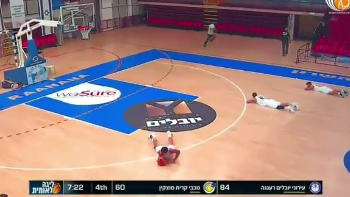 Ισραήλ: Πύραυλος την ώρα του αγώνα – Έπεσαν στο παρκέ οι παίκτες – ΒΙΝΤΕΟ
