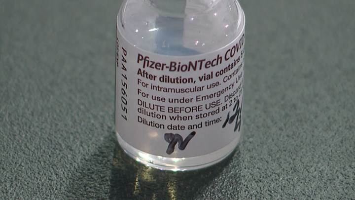 Κορονοϊός: Λοίμωξη σε εμβολιασμένους υγειονομικούς με το εμβόλιο της Pfizer – Τι δείχνει νέα μελέτη