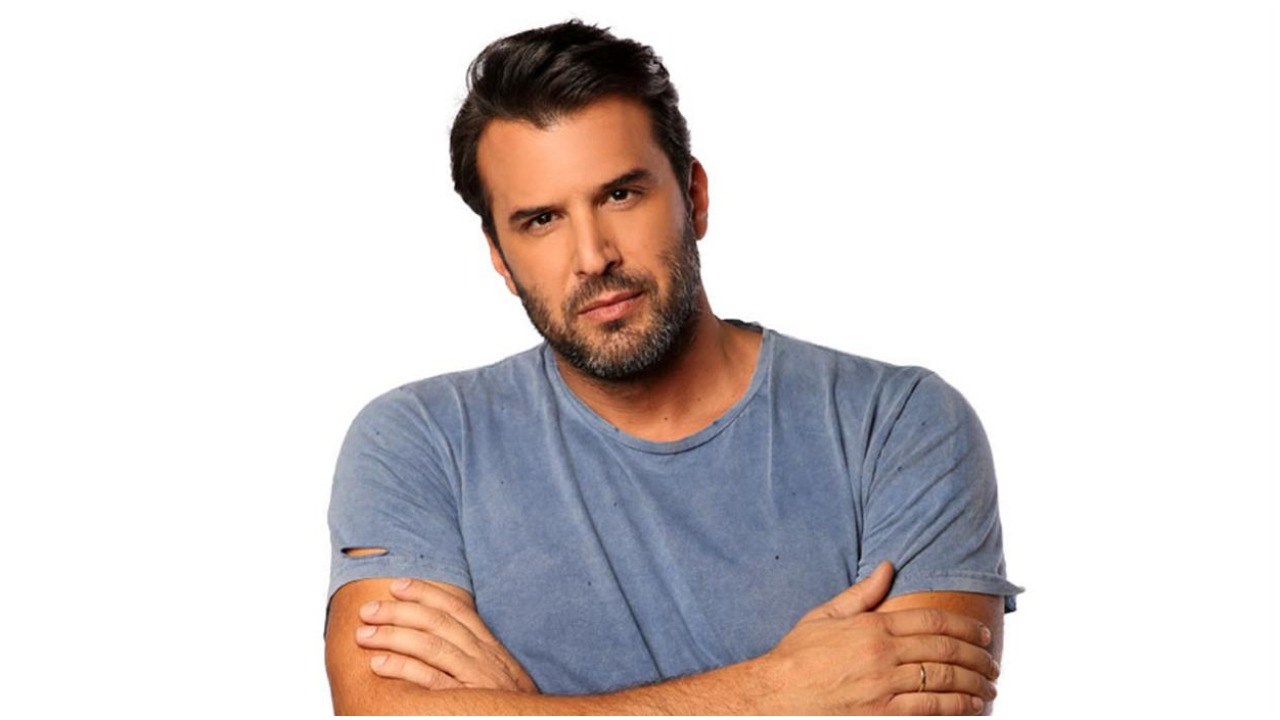 Αντώνης Βλοντάκης: “Όχι” στην παρουσίαση του “The Bachelor”, συζητά με το Mega – Τι λέει στο enikos.gr