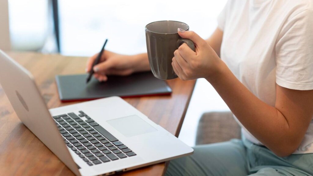 Εργασιακό νομοσχέδιο: Τι θα ισχύσει με την 4ήμερη απασχόληση – “Κλειδί” η ψηφιακή κάρτα εργασίας