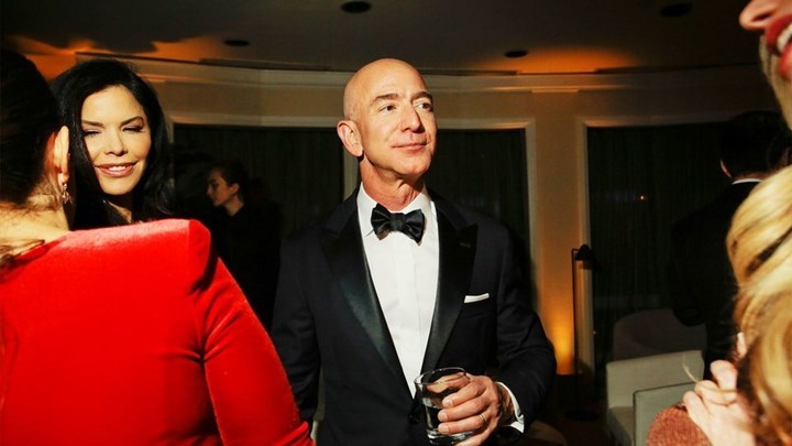 Τζεφ Μπέζος: Νέο βιβλίο αποκαλύπτει το παρασκήνιο με τον εκβιασμό του και την αποκάλυψη της απιστίας