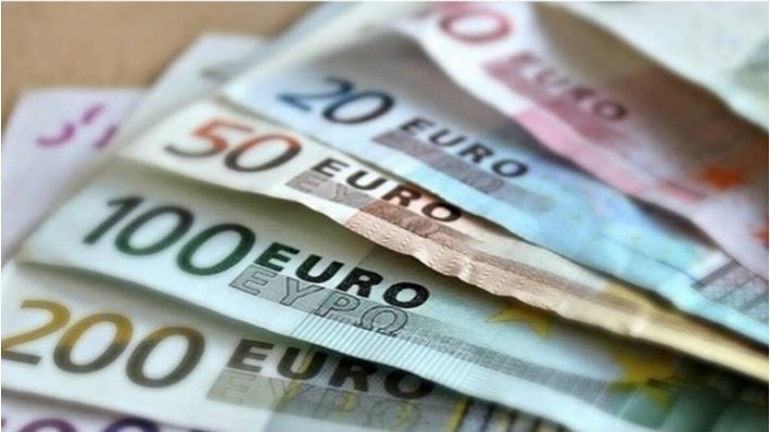 Μποναμάς έως 5.292 ευρώ για 250.000 συνταξιούχους – Ποιους αφορά