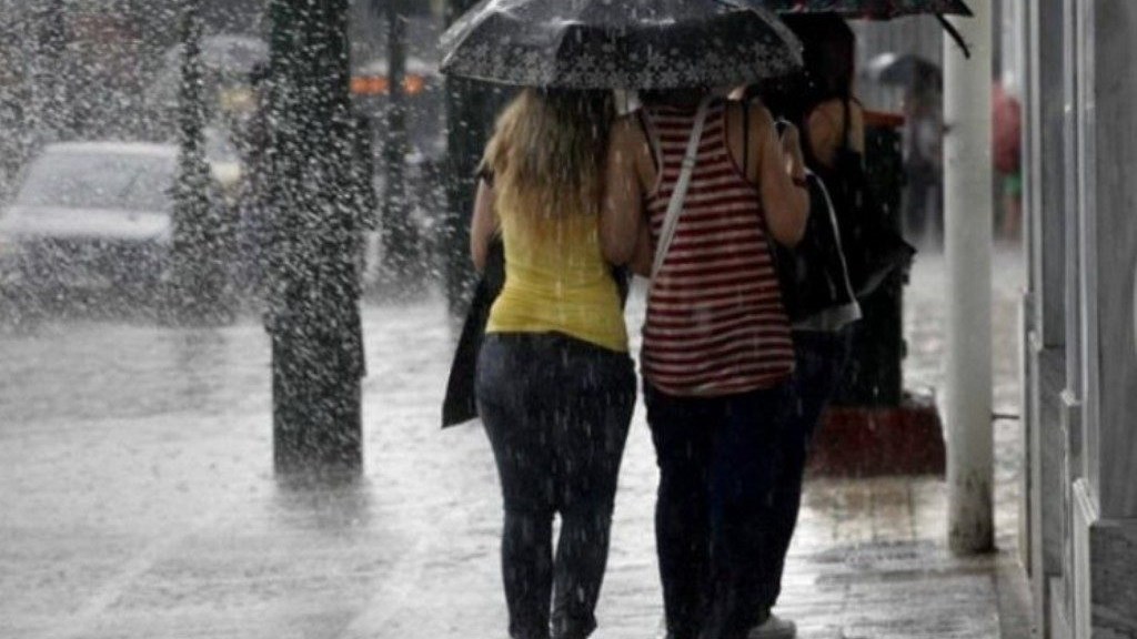 Καιρός: Έρχονται βροχές, καταιγίδες και πτώση της θερμοκρασίας – Πού θα είναι ισχυρά τα φαινόμενα