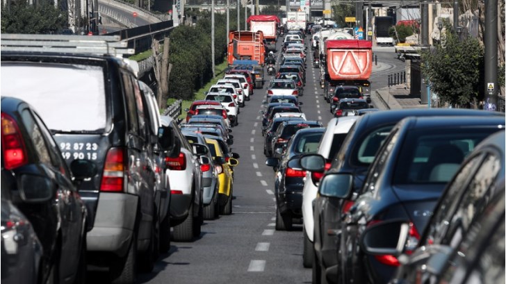 Άρση lockdown: Πόσα άτομα επιτρέπονται στο αυτοκίνητο – Τι προβλέπει η ΚΥΑ