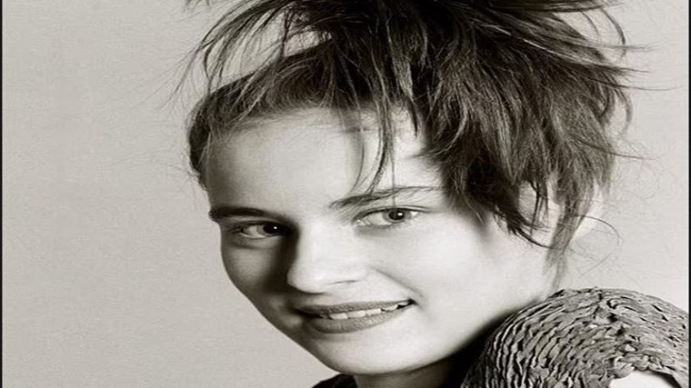 Αγνώριστη στα νιάτα της πασίγνωστη περσόνα – Η εξέλιξή της με το πέρασμα των χρόνων