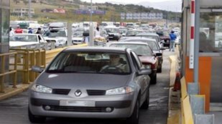 “Άνοιξαν” οι διαπεριφερειακές μετακινήσεις: Όπου φύγει…φύγει οι Αθηναίοι – Τι δείχνουν τα στοιχεία από τα διόδια