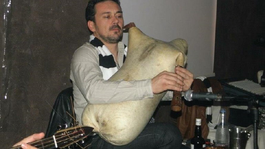 Θλίψη στον καλλιτεχνικό χώρο της Κρήτης για τον θάνατο του Γιάννη Ρομπογιαννάκη – ΦΩΤΟ