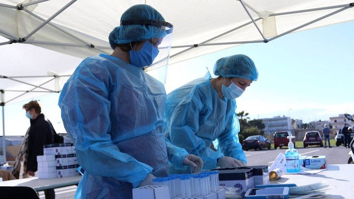 Κορονοϊός – Γερμανία: Λοιμωξιολόγος προειδοποιεί για ενδεχόμενο τέταρτο κύμα κορονοϊού το Φθινόπωρο