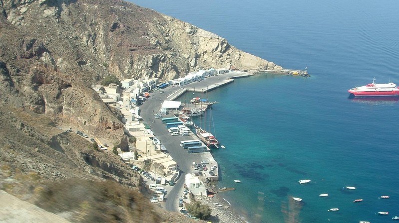 Σαντορίνη: Απαγορεύτηκε ο απόπλους ταχύπλοου που έμπαζε νερά