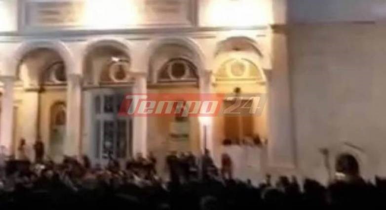 Πάτρα: Ακόμη ένα μεταμεσονύκτιο πάρτι στην πλατεία της Παντάνασσας – ΦΩΤΟ – ΒΙΝΤΕΟ