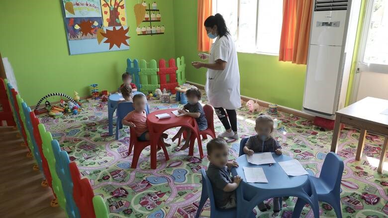 Άρση μέτρων: Ανοίγουν από σήμερα οι βρεφονηπιακοί σταθμοί – Τι ισχύει με τα self test