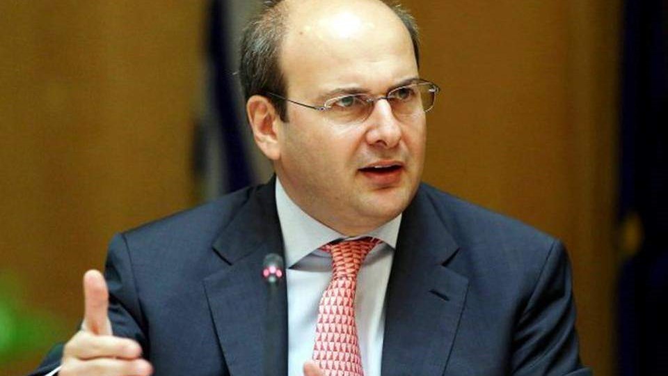 Χατζηδάκης στον RealFm: Όλες οι απαντήσεις για το εργασιακό νομοσχέδιο – Τι ισχύει για υπερωρίες και απολύσεις