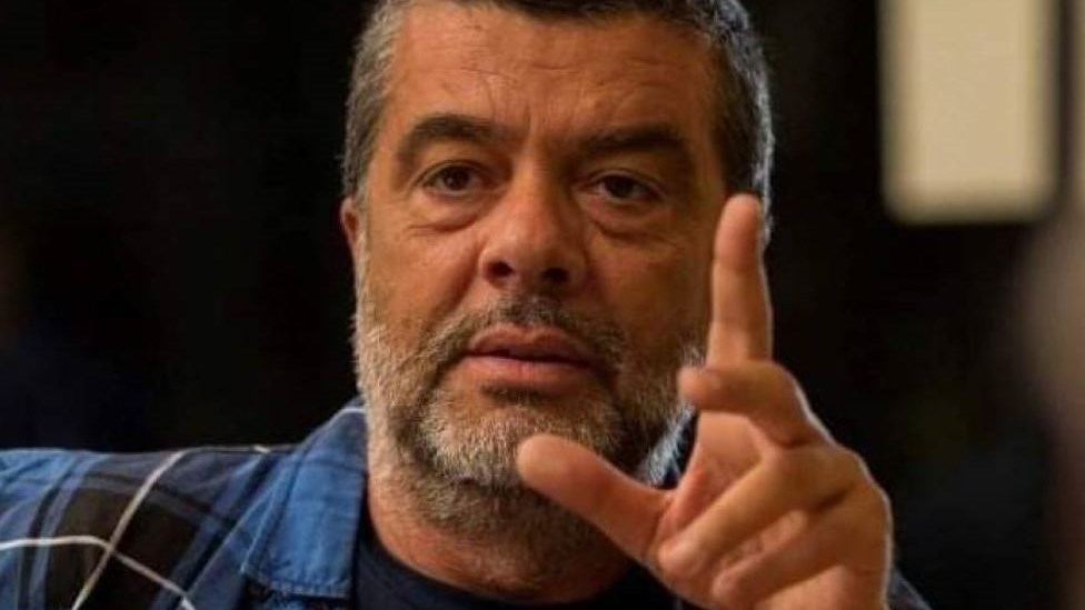 Ο σκηνοθέτης των Άγριων Μελισσών “καρφώνει” τον Φιλιππίδη: Προσπάθησε να διασύρει την Παπαχαραλάμπους