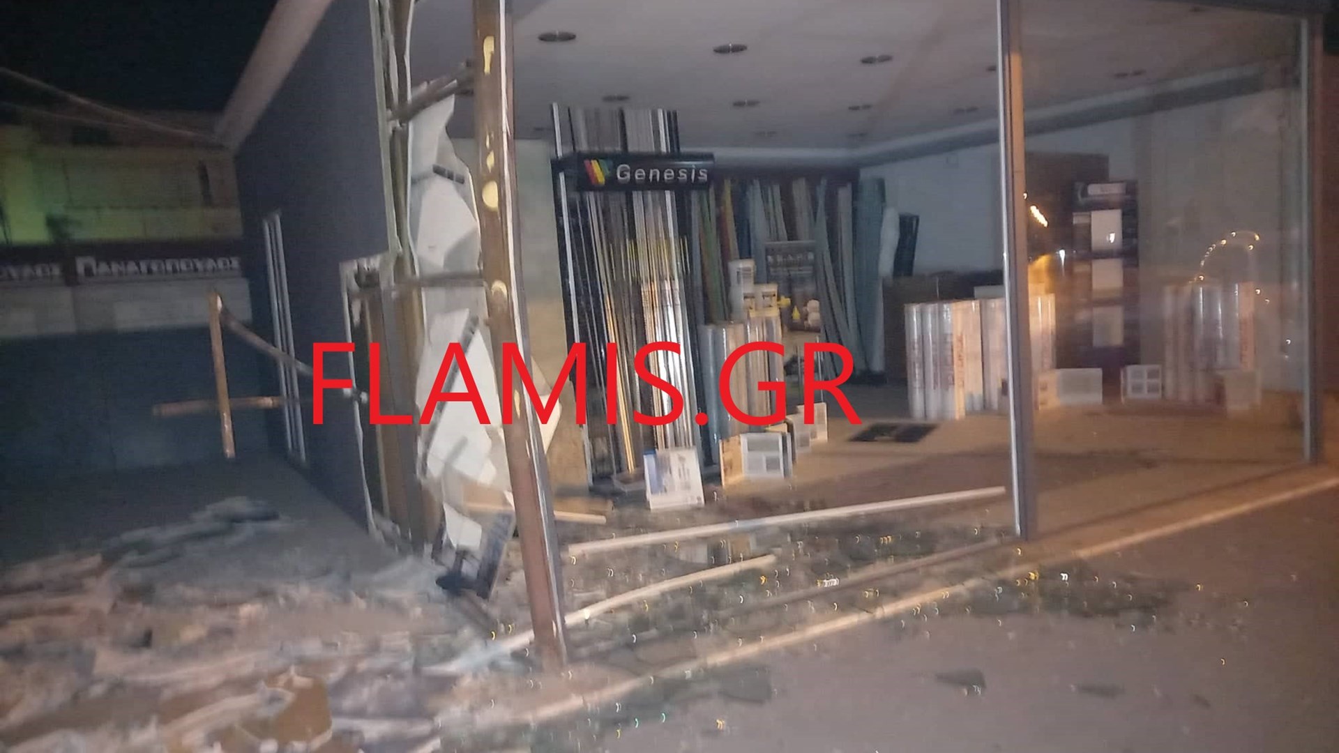 Πάτρα: Έχασε τον έλεγχο της μηχανής του και καρφώθηκε σε τζαμαρία – Νεκρός ο οδηγός – ΦΩΤΟ