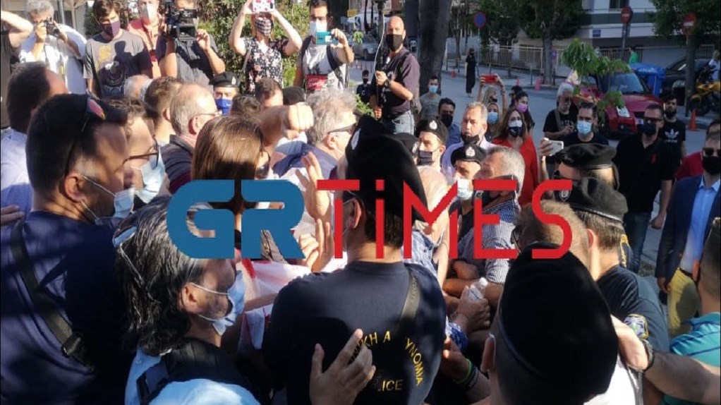 Καλαμαριά: Ένταση κατά την αποχώρηση Μητσοτάκη από το δημαρχείο – ΒΙΝΤΕΟ